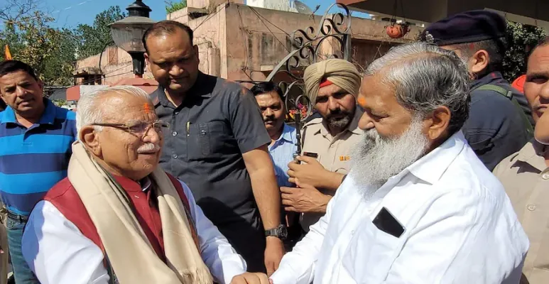 Anil Vij Talking with Manohar Lal Khattar