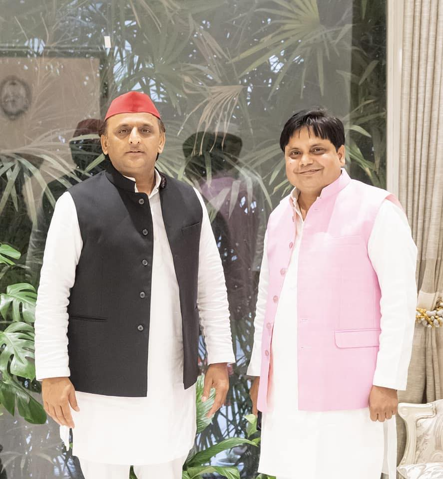 फखरुल हसन अखिलेश यादव जी के साथ