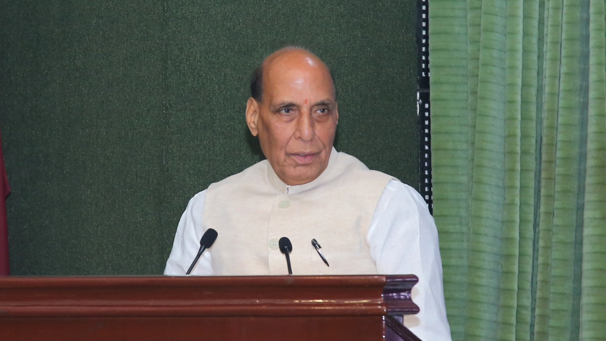 राजनाथ सिंह ने पाक की परमाणु धमकी पर उठाए सवाल