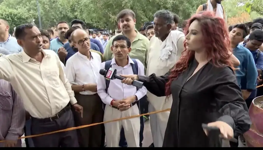 Shazia Nisar among the public