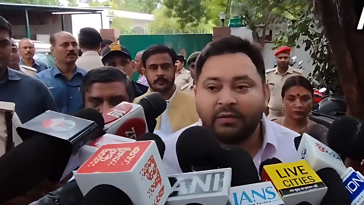 थके हुए मुख्यमंत्री और रिटायर्ड अफसर