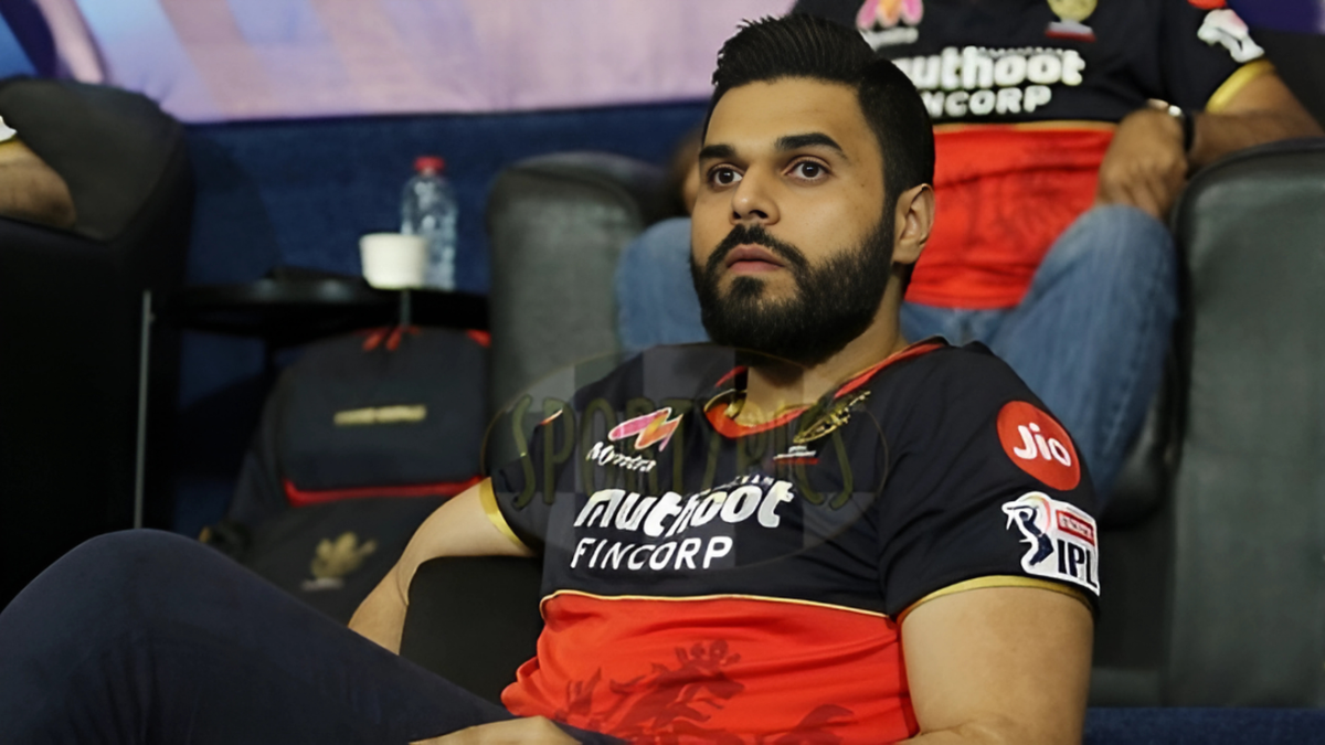 निखिल सोसले एयरपोर्ट से गिरफ्तार