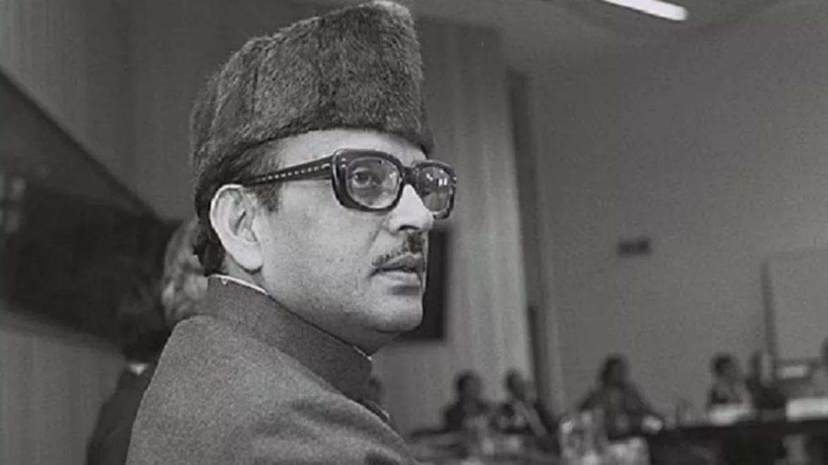 पूर्व प्रधानमंत्री वी.पी. सिंह