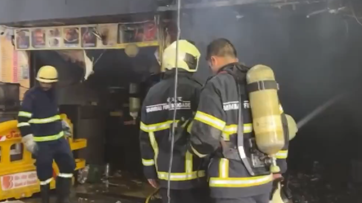 मुंबई के चर्चगेट स्टेशन