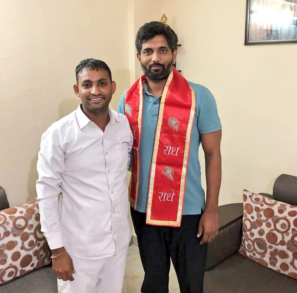 लखन गुर्जर राष्ट्रीय प्रवक्ता सपा मनोज काका जी के साथ