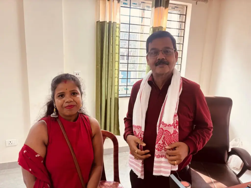 सिलीगुड़ी के MSME DFO श्री टी.के. बनर्जी के साथ Dream of Soul की संस्थापक रंजीता मंडल