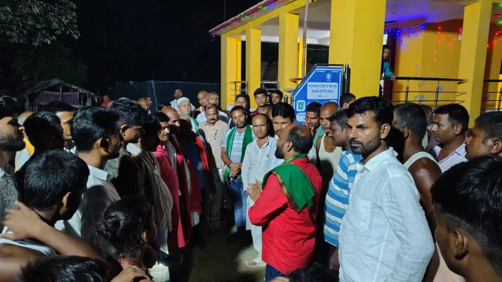 Gautam Krishna Talking with people