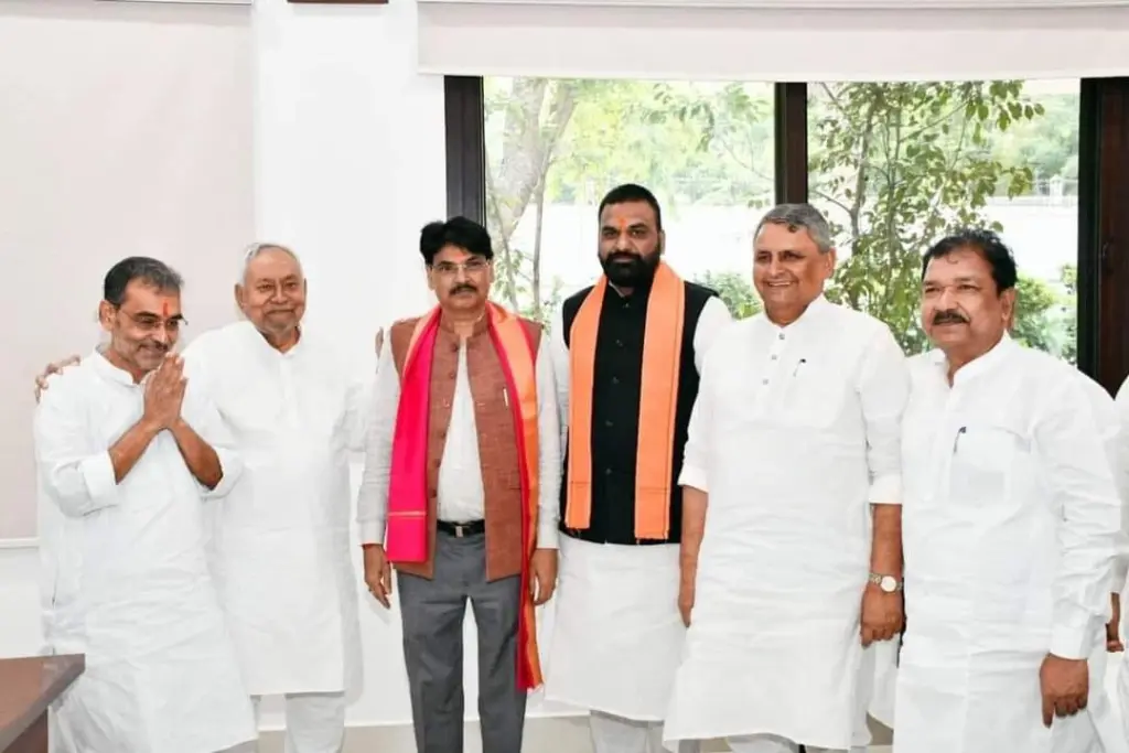 Krishna Kumar Rishi Ji met Bihar CM Shri Nitish Kumar Ji and Deputy CM Shri Samrat Choudhary Ji.