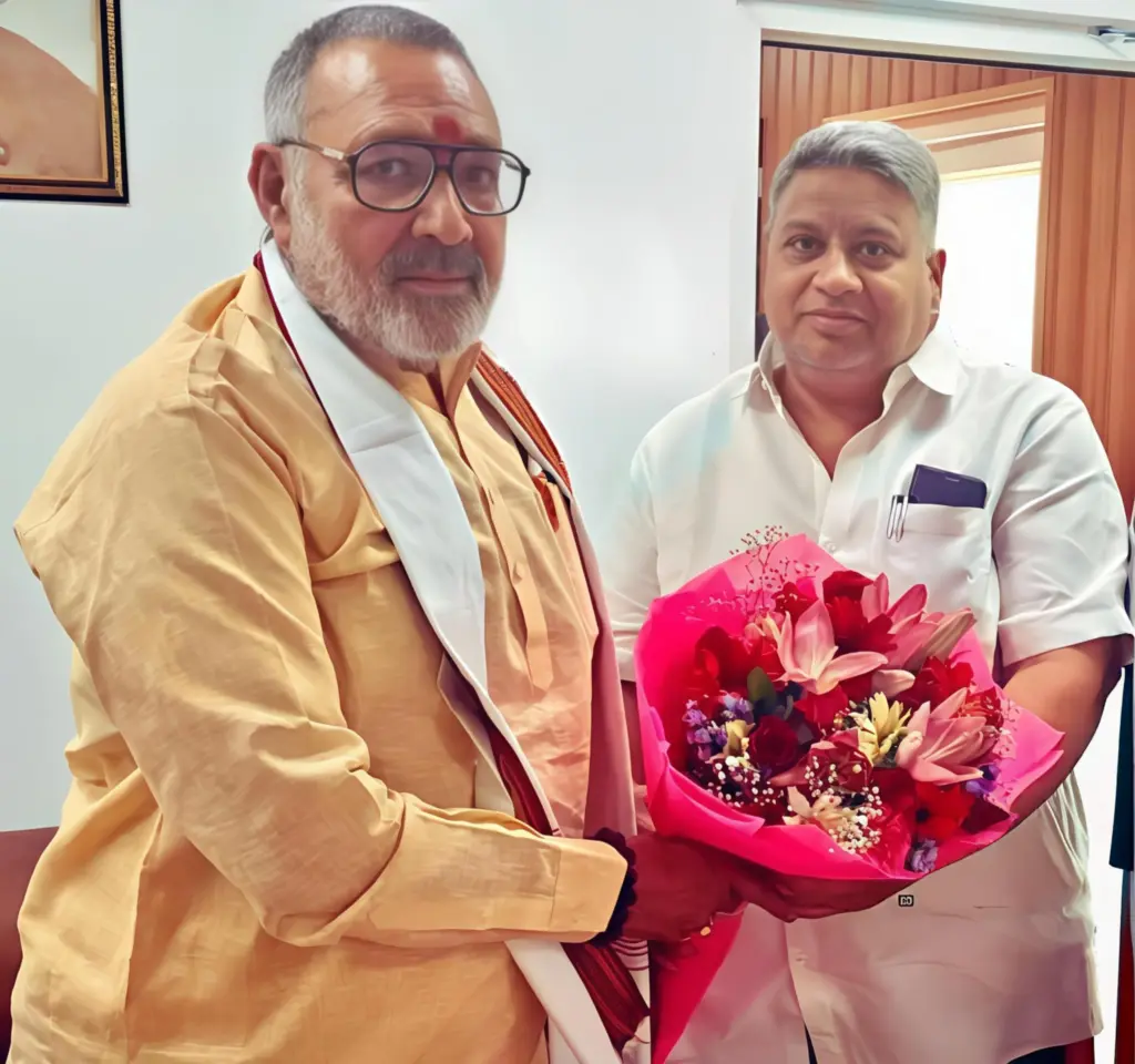 Kundan Kumar is with Giriraj Singh