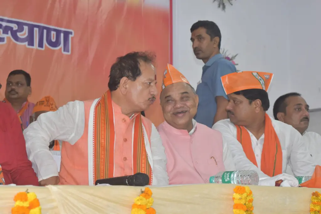 Ram Narayan Mandal with Deputy Chief Minister Vijay Kumar Sinha.