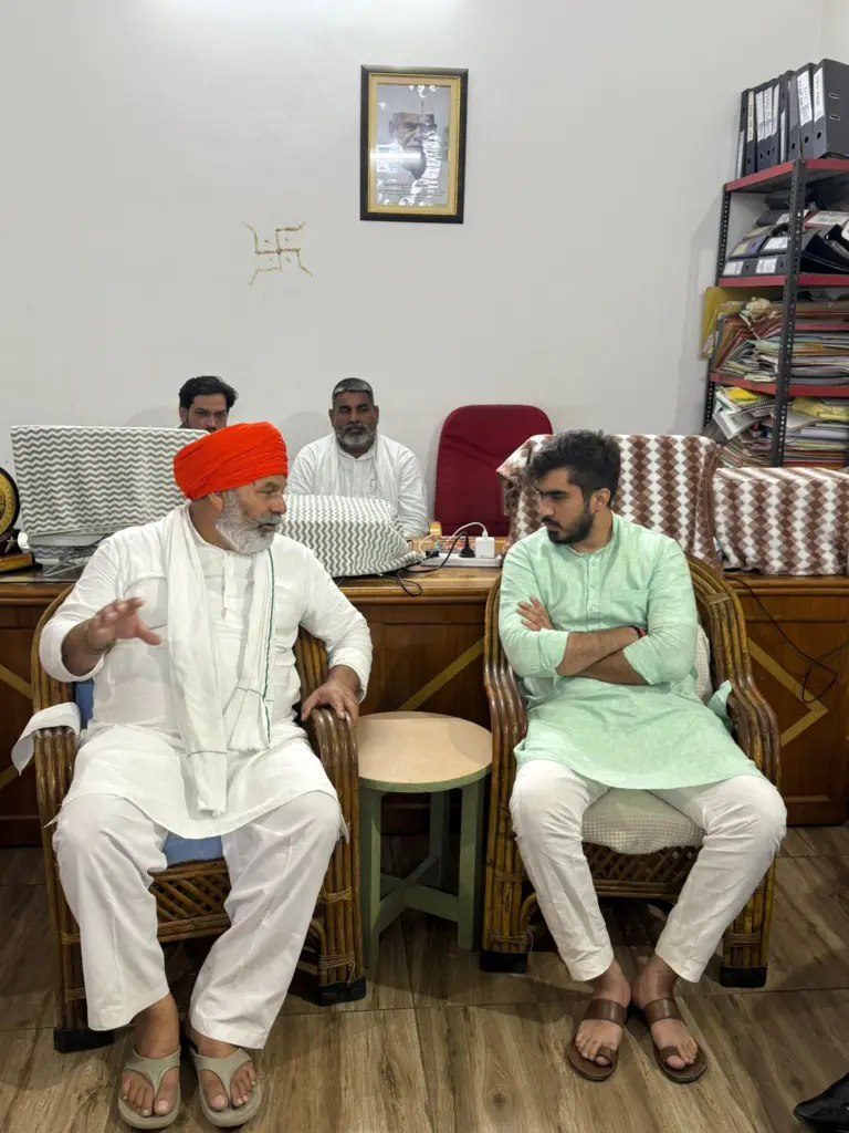 Ronak Khatri met with farmer leader Shri Rakesh Tikait