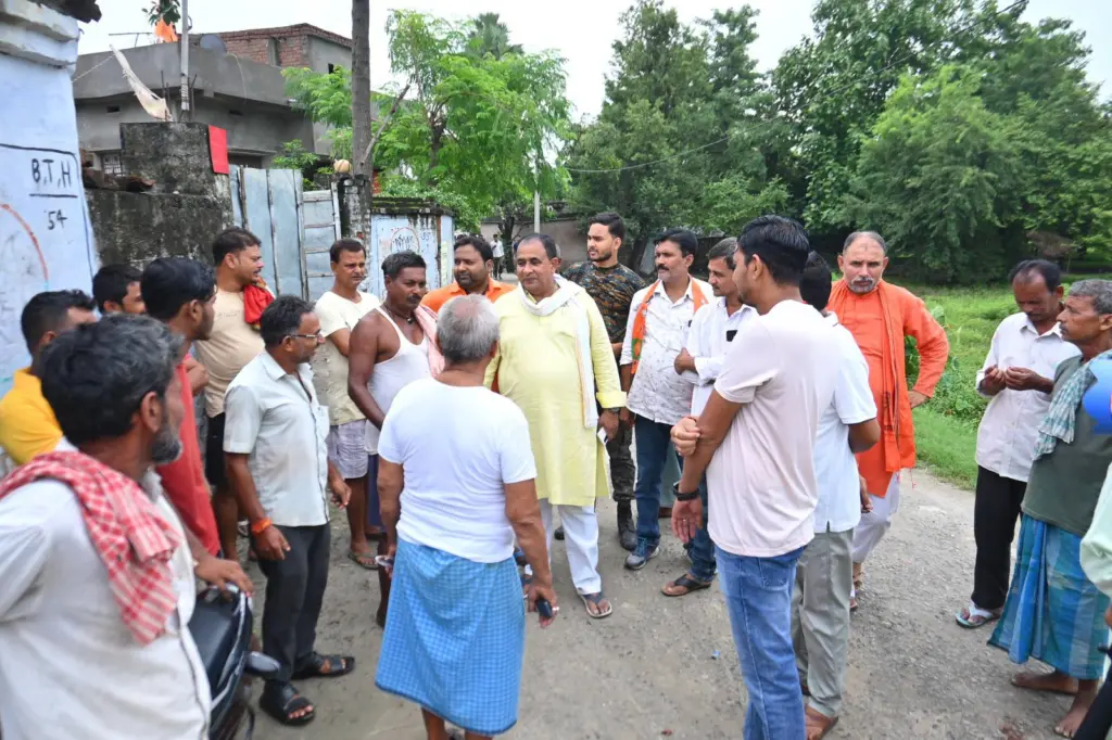 Umakant Singh Talking with people