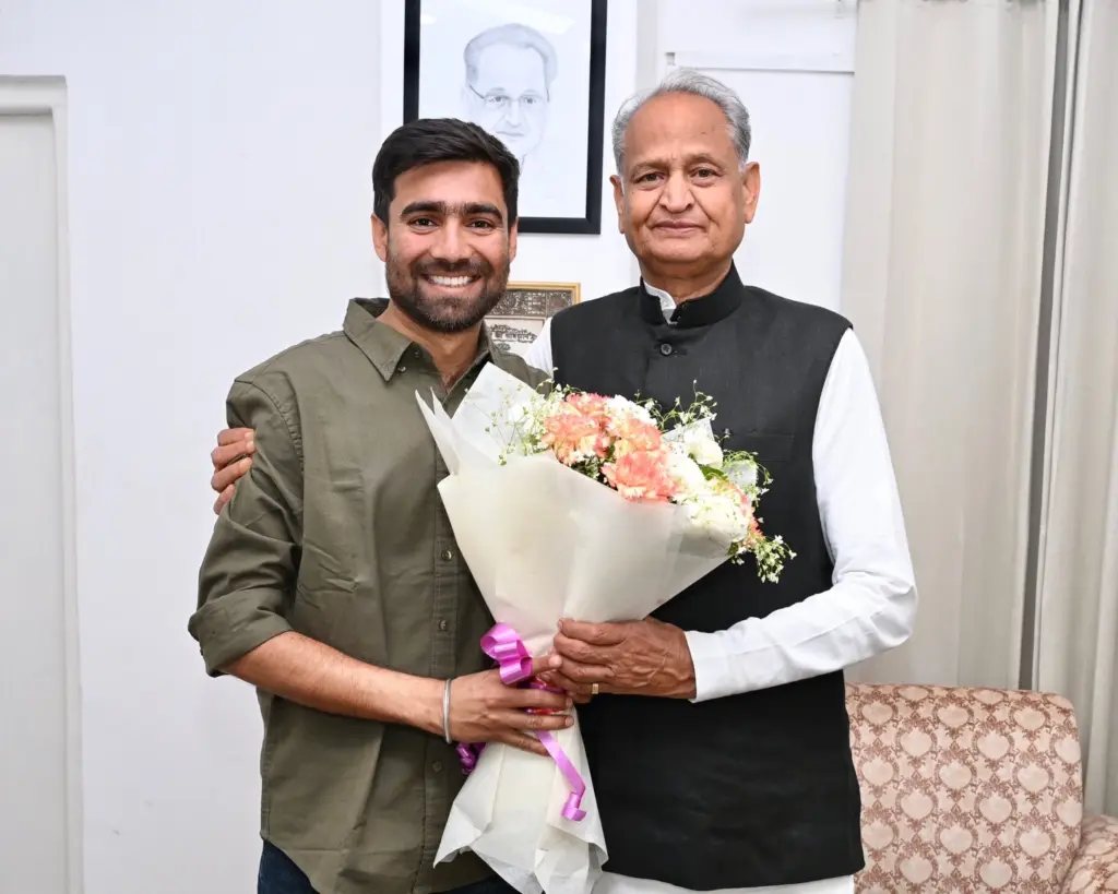 Vinod Jakhar with Former Chief Minister of Rajasthan Ashok Gehlot.