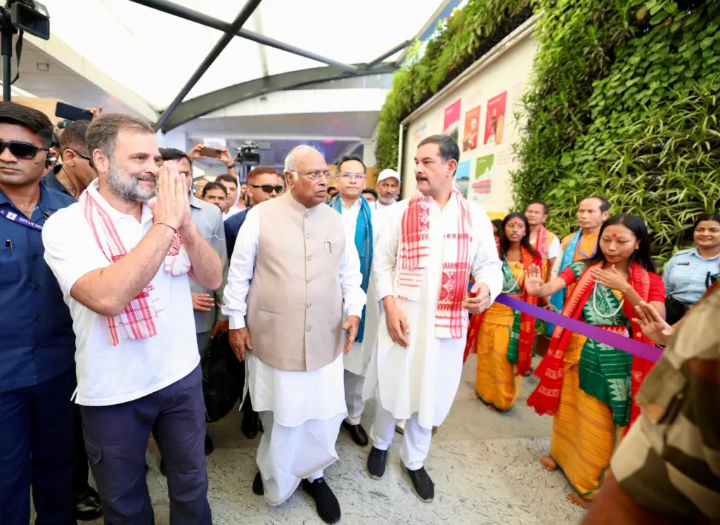 Anand Shankar Singh is with Rahul Gandhi and Mallikarjun Kharge
