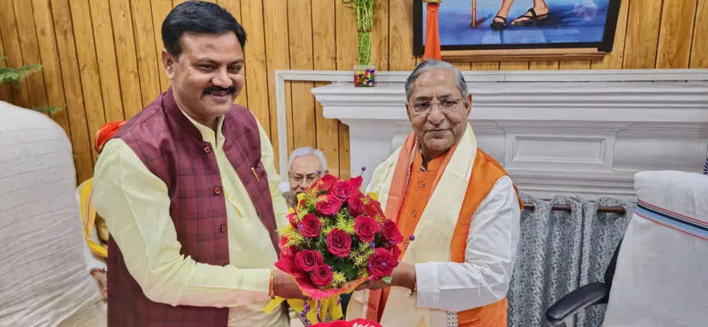 Dr. Arun Kumar Singh is with Nand Kishore Yadav.