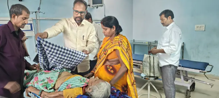 Manoj Manzil visits hospital to interact with patients.
