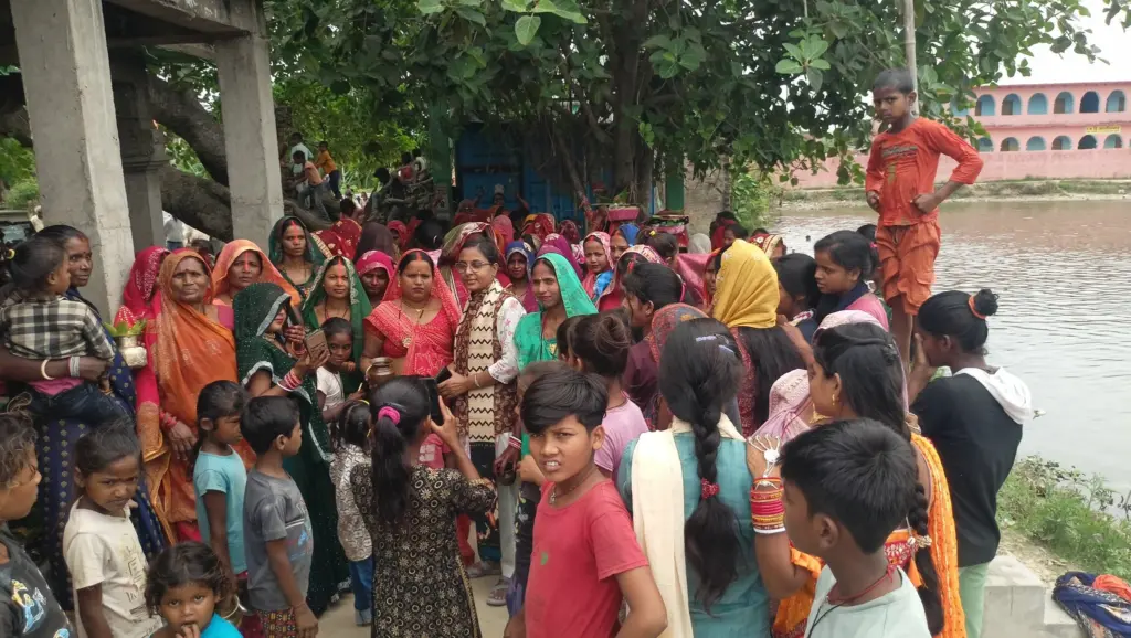 Mina Kumari meeting and interacting with the public.