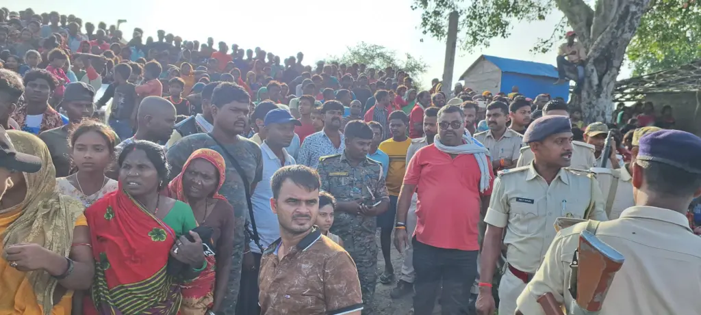 Prashant-Kumar-in-flooded-area-with-police-urging-people-to-stay-home
