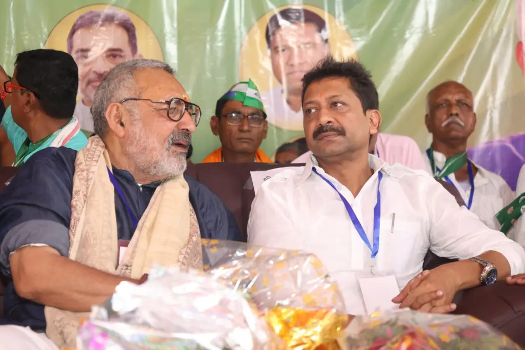 Sumit Kumar Singh is with Shri Giriraj Singh.