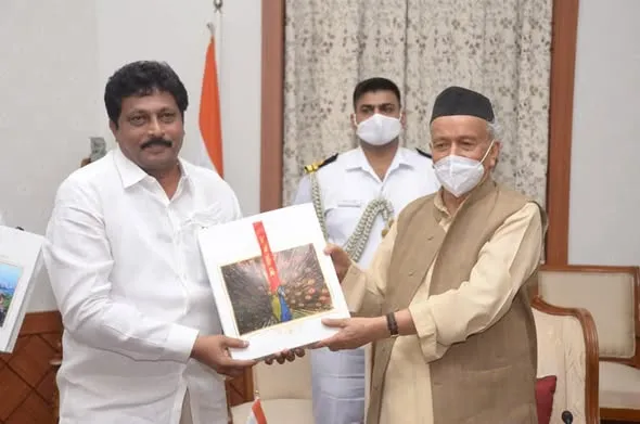 Badugula Lingaiah Yadav with Shri Bhagat Singh Koshyari Garu