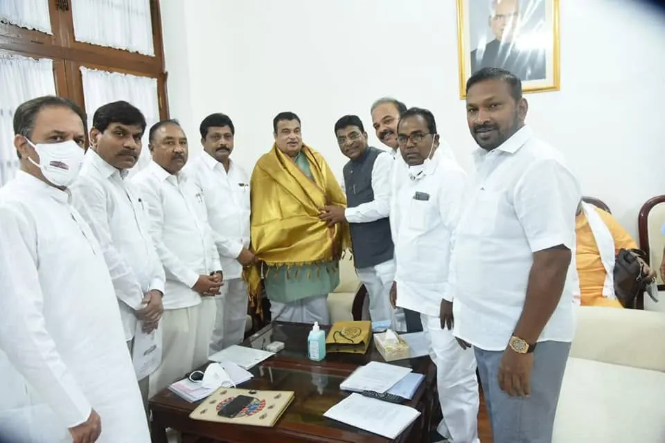 Badugula Lingaiah Yadav with Shri Nitin Gadkari