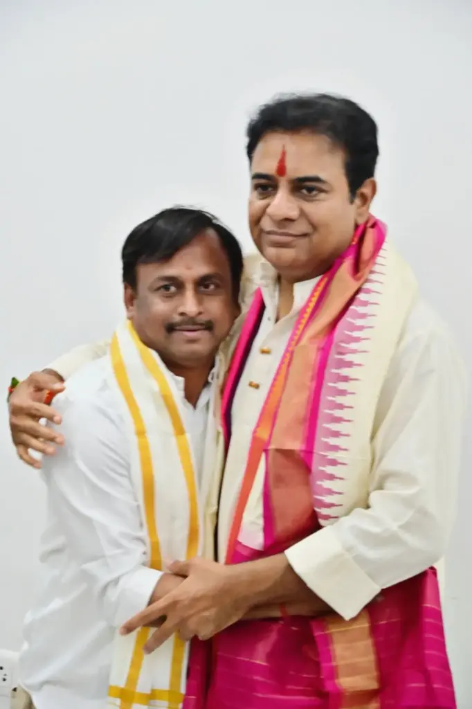 Gellu Srinivas Yadav with Kalvakuntla Taraka Rama Rao