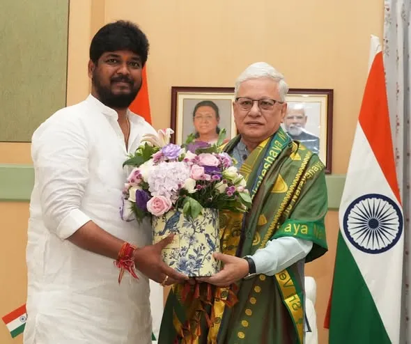 Naveen Yadav with Sri Jishnu Dev Varma
