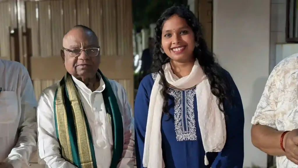 Priyanka Bharti with Mangani Lal Mandal Ji