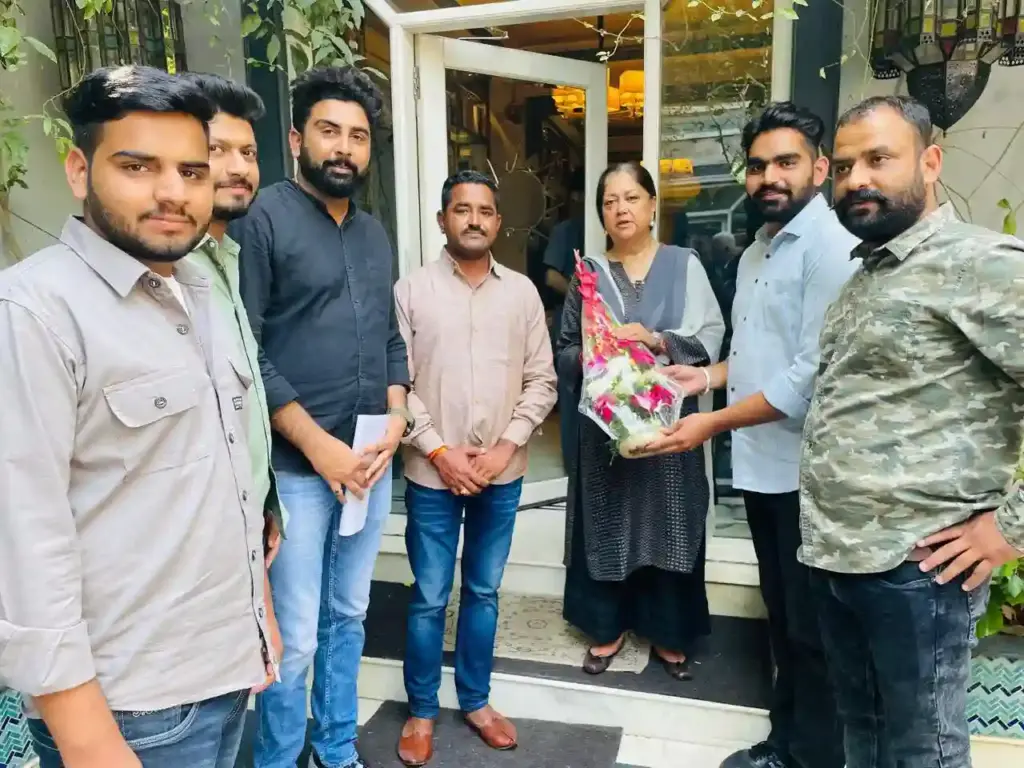Neeraj Khichar with Smt. Vasundhara Raje Scindia